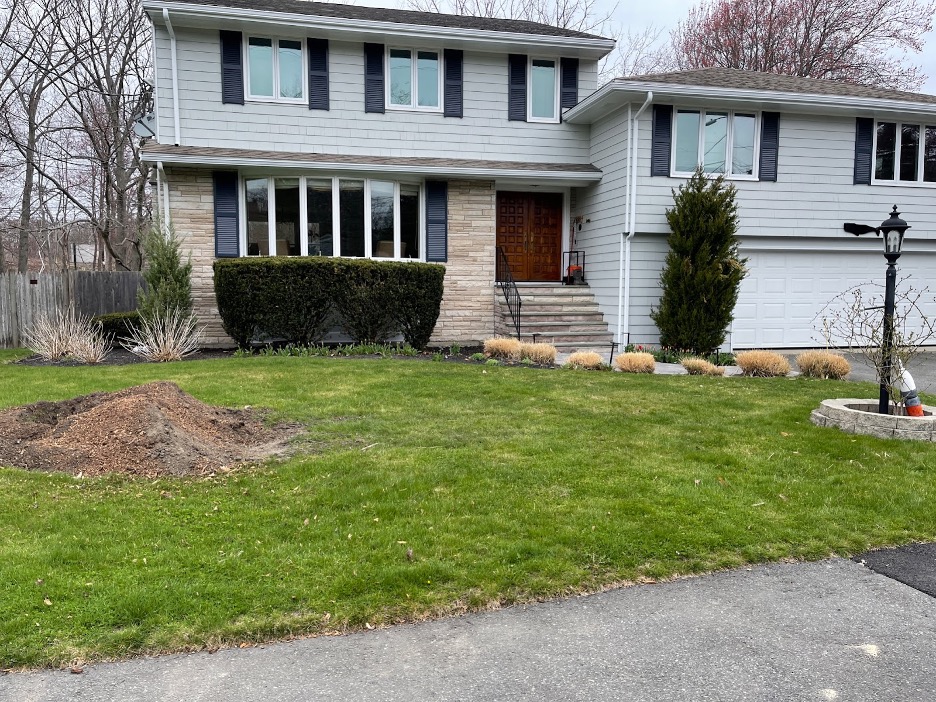 lawn-renovation-marblehead-ma-before
