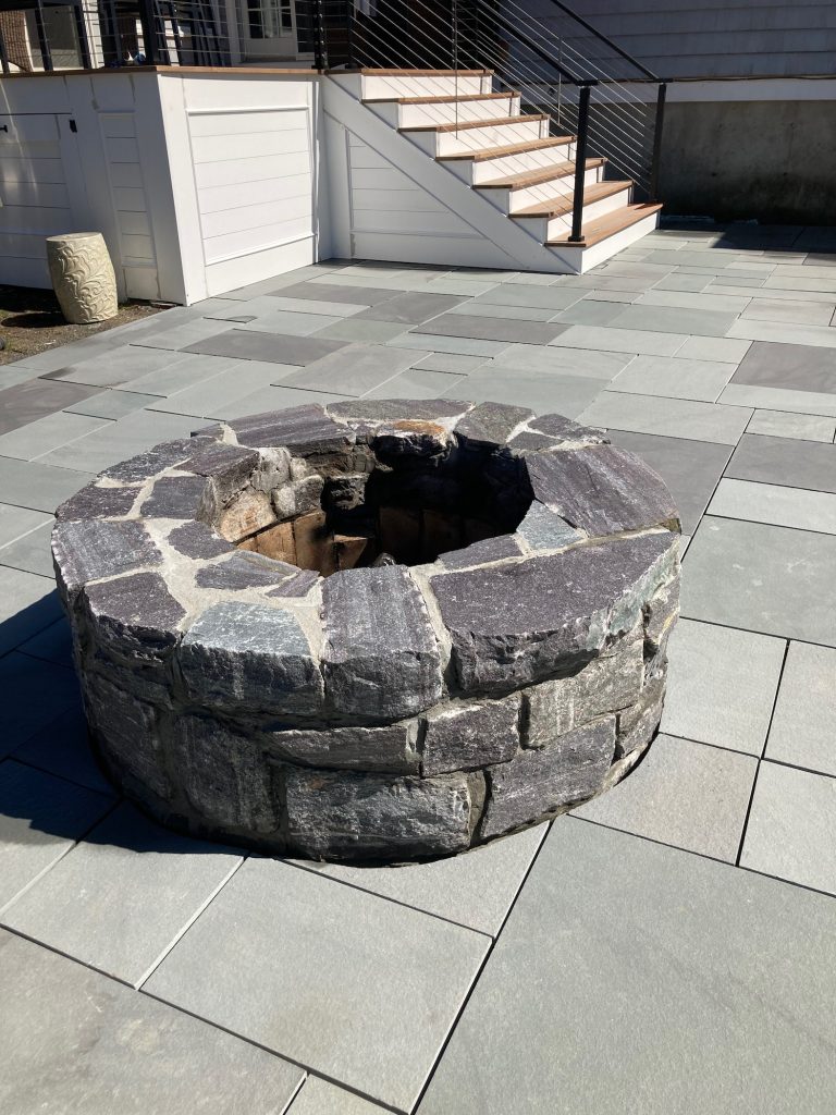 outdoor fireplaces and fire pits