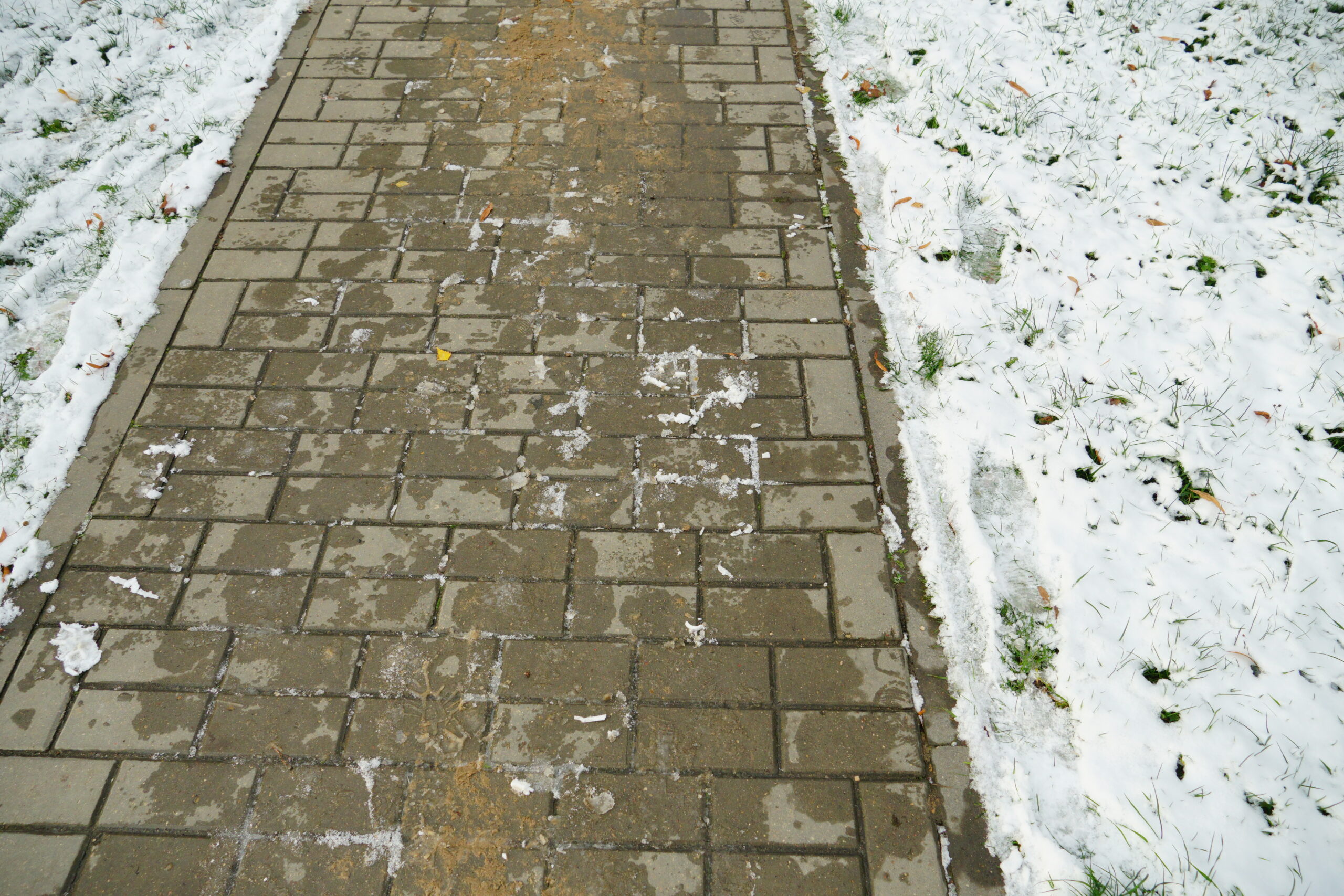 safe de-icing for masonry surfaces